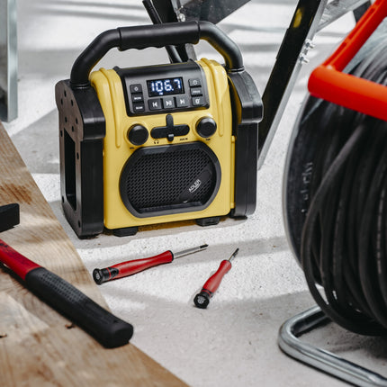 Robust Byggeradio med Bluetooth og Opladningsfunktion