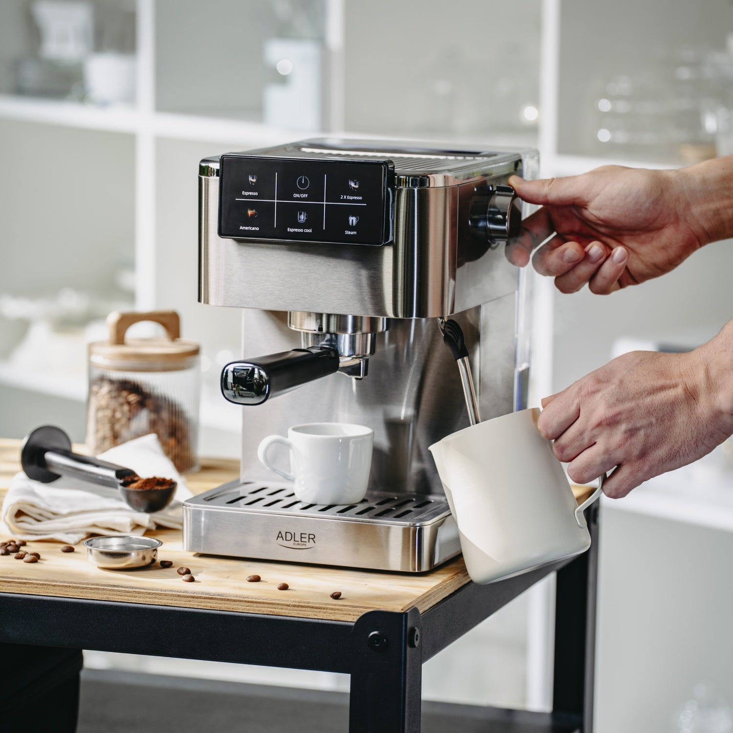 Espresso maskine 20 bar med mælkeskummer & touch display