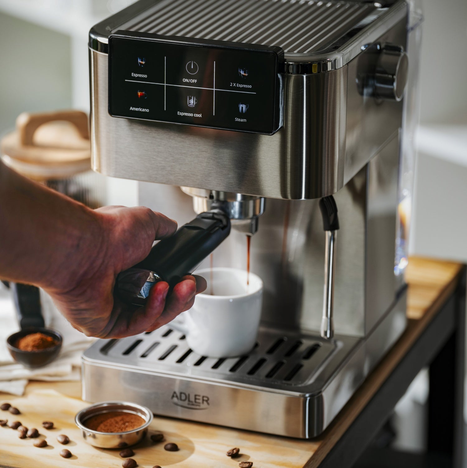 Espresso maskine 20 bar med mælkeskummer & touch display