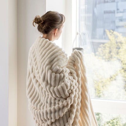 Fluffy Plaid i Råhvid – Ultra-Blød Luksus