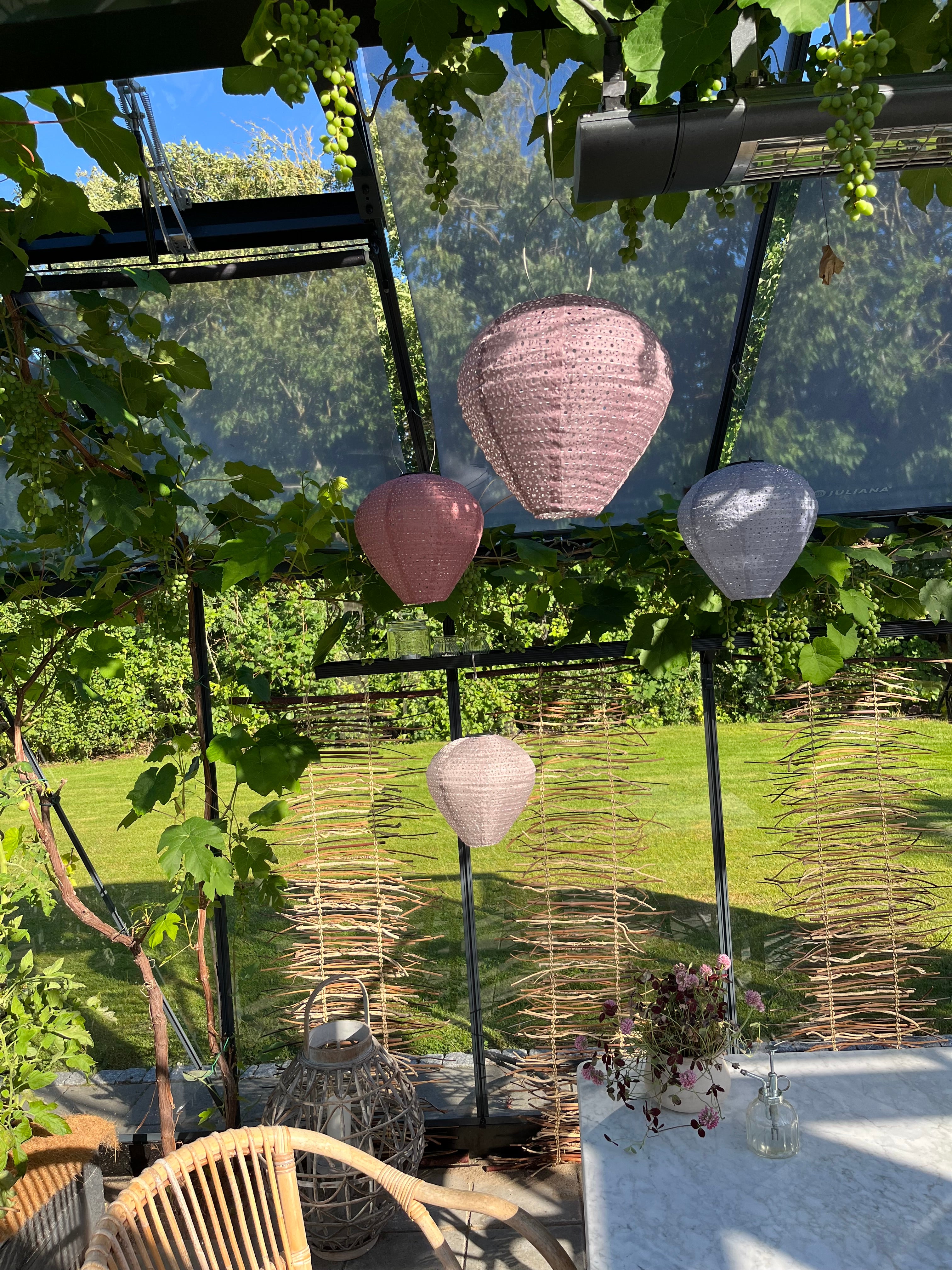 Rispapir solcellelamper i 4 farver