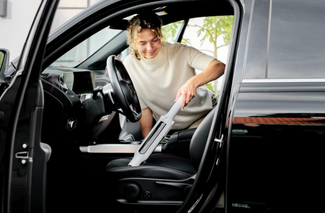 Nilfisk Move 2-i-1 Ledningsfri Støvsuger med Dockingstation – Grå