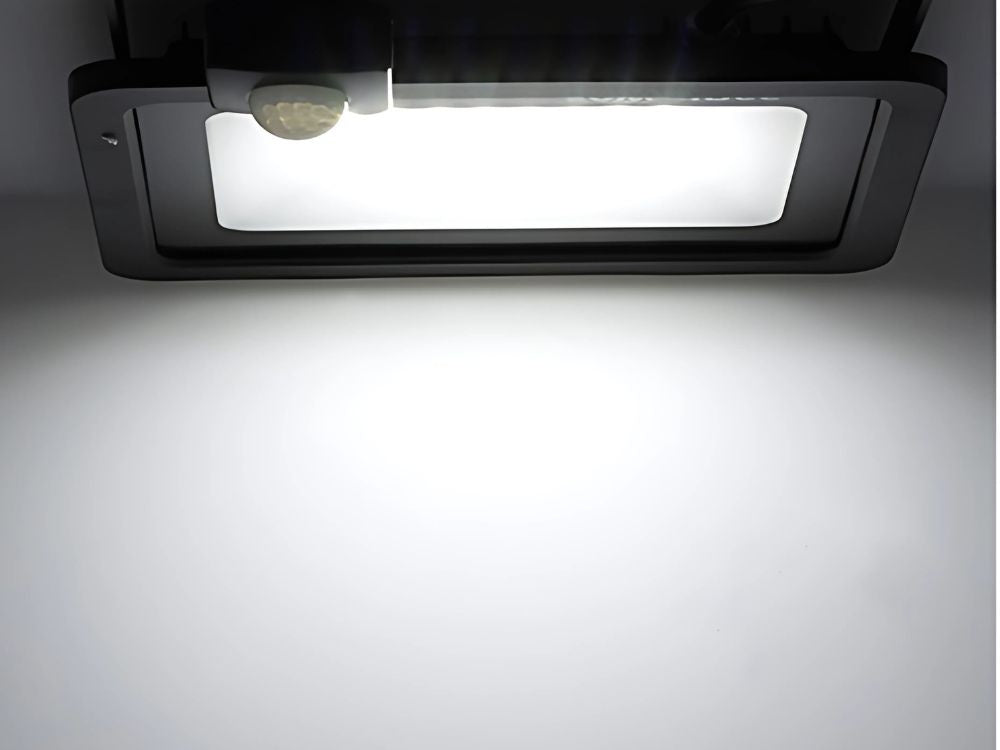 Halogen LED projektør 50W 6000K med skumringssensor (tænd/sluk ved daggry) IP66.