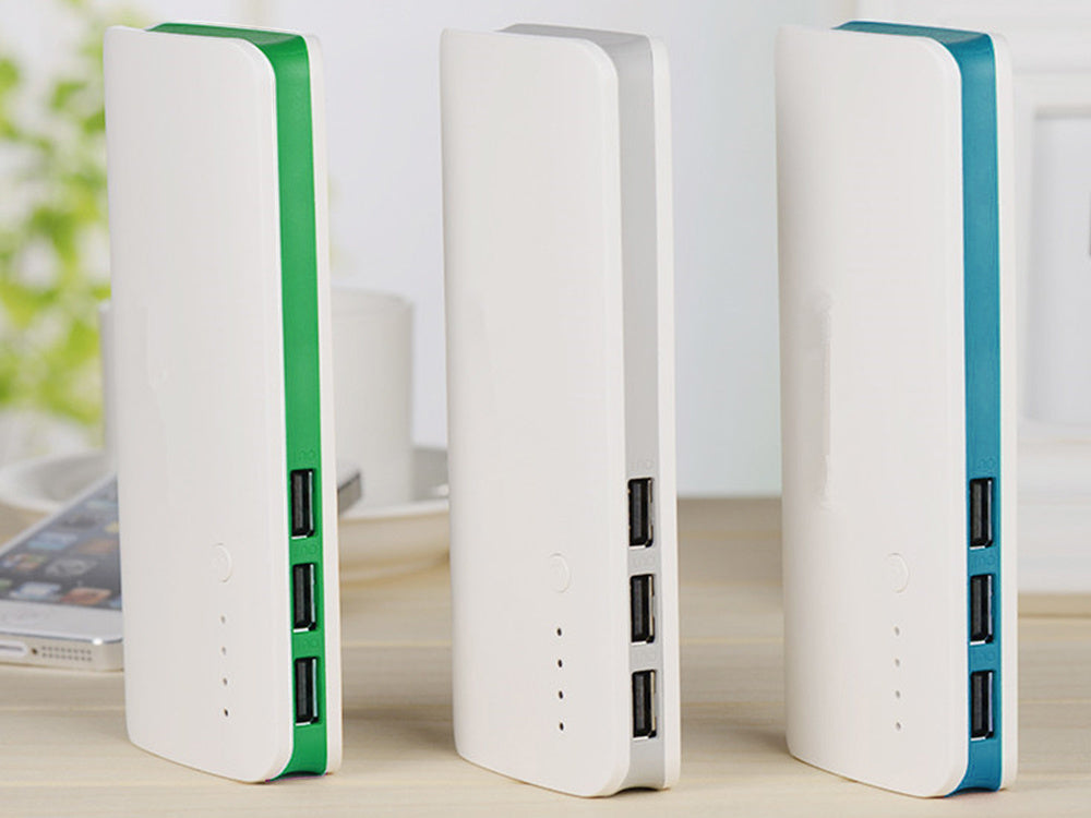 Powerbank 10.000mAh med 3x USB, hurtig opladning & LED lygte
