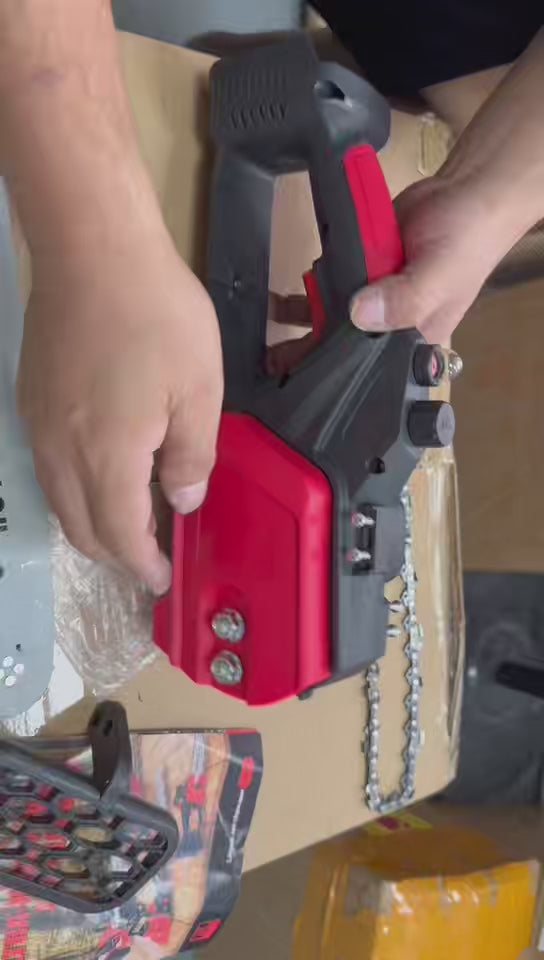 Indlæs video: Batteridrevet Kædesav 1200W - 30 cm Skærelængde
